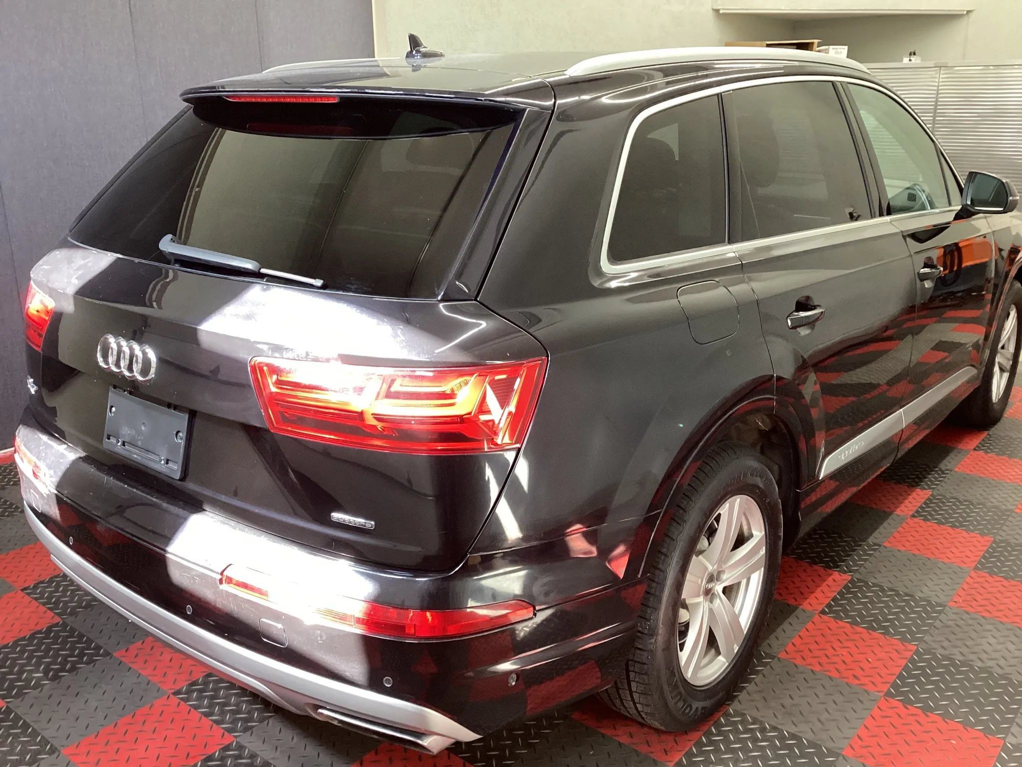 Used 2018 Audi Q7 2.0T Premium Plus w/ Premium Plus Package AWD/4WD image 3