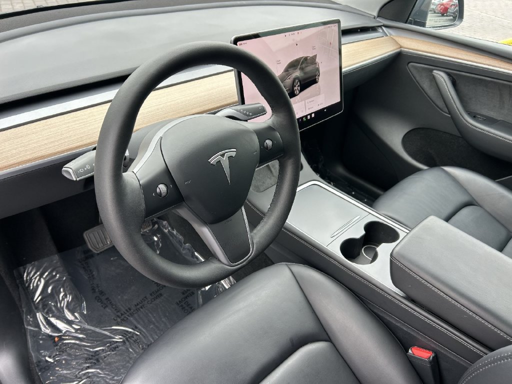 Used 2023 Tesla Model Y 2WD image 23