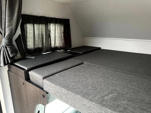 Used 2023 Ford E-450 and Econoline 450 Super Duty w/ Motorhome Prep Package image 40