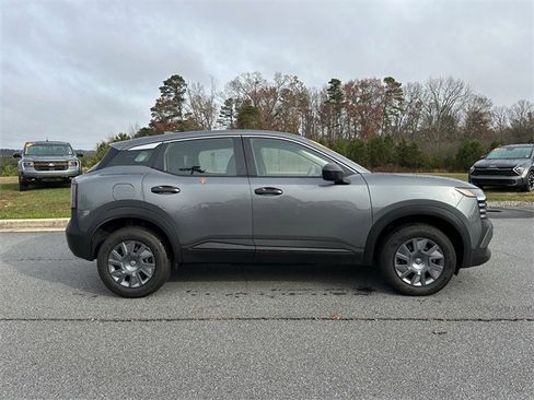 Certified 2025 Nissan Kicks S image 9