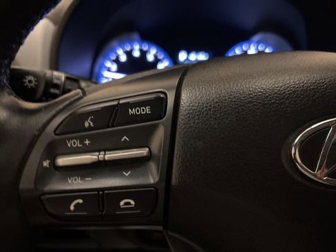 Used 2018 Hyundai Kona Limited image 16