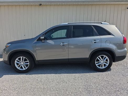 Used 2014 Kia Sorento LX FWD image 9