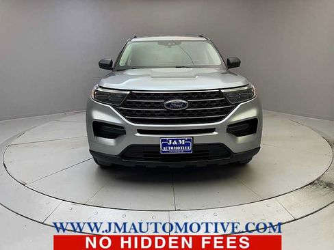 Used 2023 Ford Explorer XLT AWD/4WD image 8