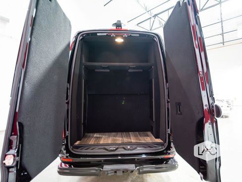 Used 2024 Mercedes-Benz Sprinter 3500 image 26