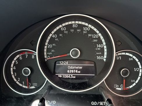 Used 2015 Volkswagen Beetle R-Line image 13