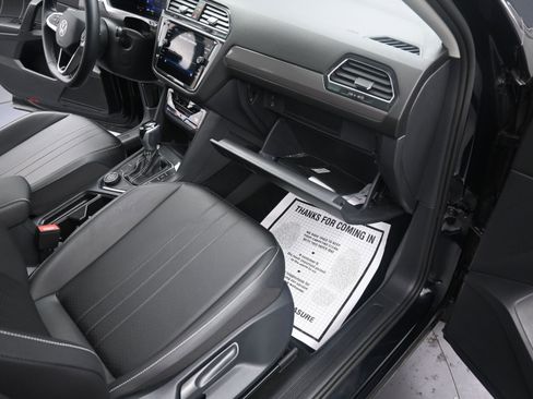 Used 2023 Volkswagen Tiguan SE w/ Panoramic Sunroof Package AWD/4WD image 42