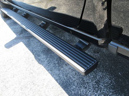 Certified 2022 Chevrolet Silverado 1500 LT AWD/4WD image 13