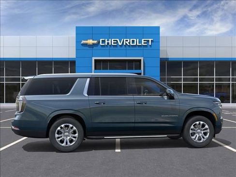 New 2026 Chevrolet Suburban LT AWD/4WD image 5