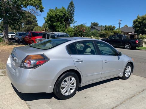Used 2012 Nissan Altima 2.5 S w/ Convenience Pkg FWD image 6