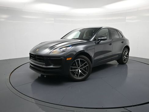 Used 2026 Porsche Macan AWD/4WD image 1