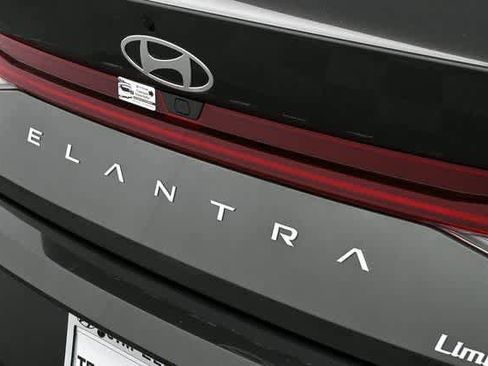 New 2026 Hyundai Elantra Limited image 25