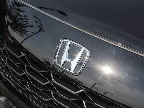 Used 2023 Honda HR-V LX image 16