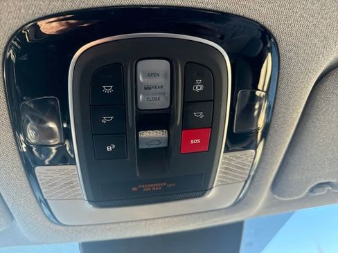 Used 2023 Hyundai Palisade Limited AWD/4WD image 42