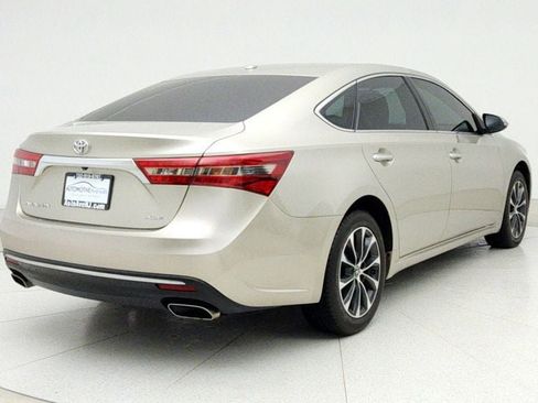 Used 2016 Toyota Avalon XLE image 5