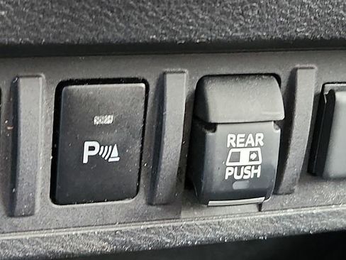 Used 2020 Toyota Tacoma TRD Sport w/ TRD Premium Sport Package AWD/4WD image 24