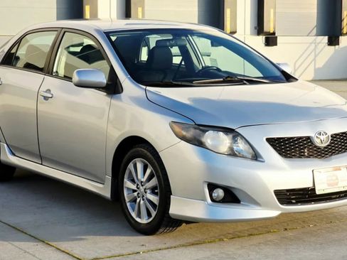 Used 2010 Toyota Corolla S image 7