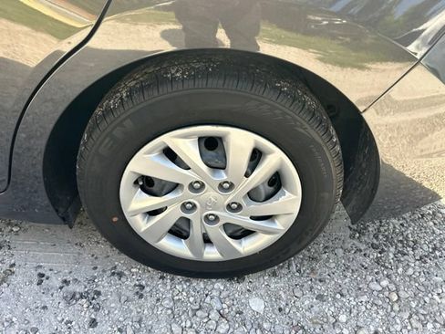 Used 2020 Hyundai Elantra SE FWD image 20