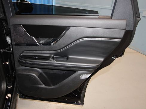 Used 2024 Lincoln Corsair AWD w/ Equipment Group 101A image 24