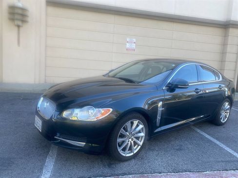 Used 2010 Jaguar XF Luxury image 2