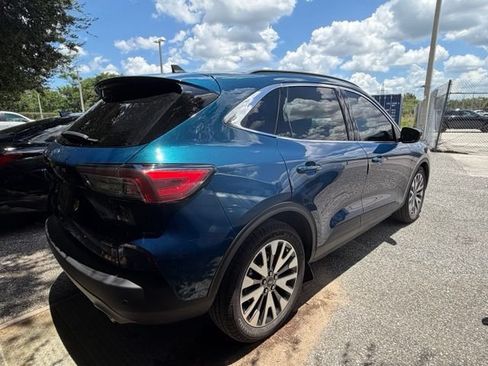 Used 2020 Ford Escape Titanium w/ Titanium Premium Package 2.0 FWD image 8