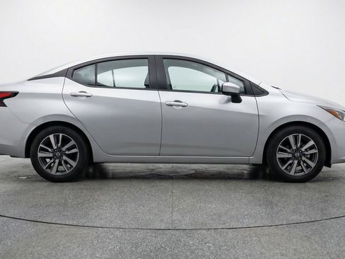 Used 2025 Nissan Versa SV FWD image 11