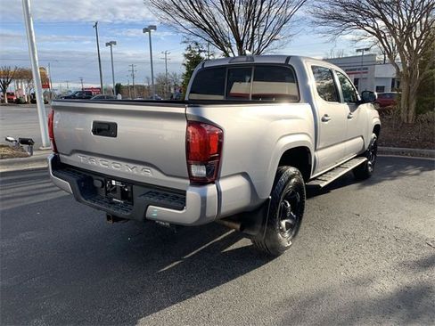 Used 2020 Toyota Tacoma SR image 8