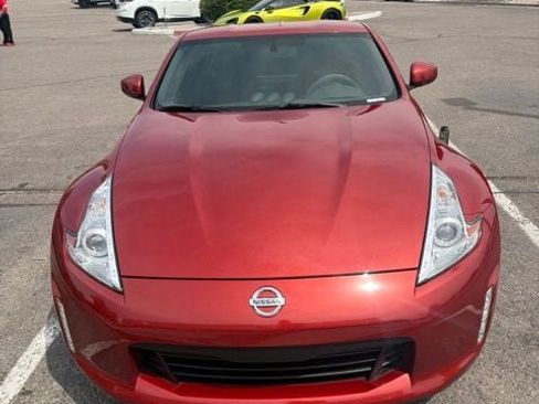 Used 2016 Nissan 370Z Coupe RWD image 3