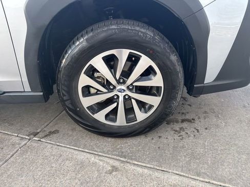 Used 2025 Subaru Outback Premium image 12