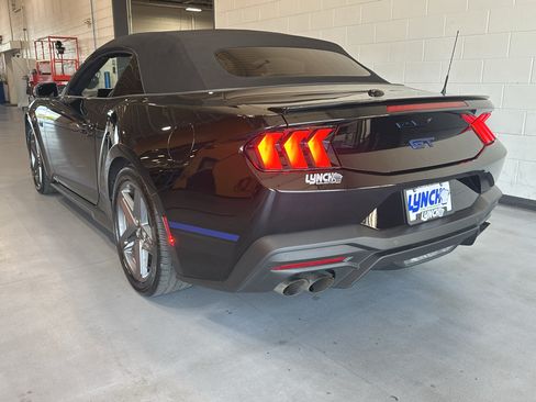 Used 2025 Ford Mustang GT Premium RWD image 3