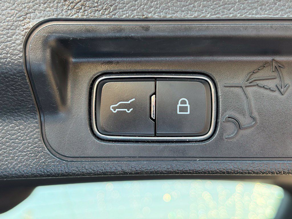 Used 2023 Ford Explorer XLT w/ Equipment Group 202A AWD/4WD image 12