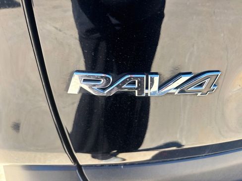 Used 2024 Toyota RAV4 LE AWD/4WD image 11