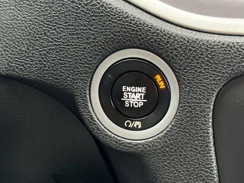 Used 2021 Dodge Charger SXT w/ Leather Interior Group image 18