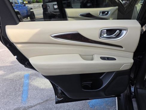 Used 2018 INFINITI QX60 FWD w/ Deluxe Technology Package image 18