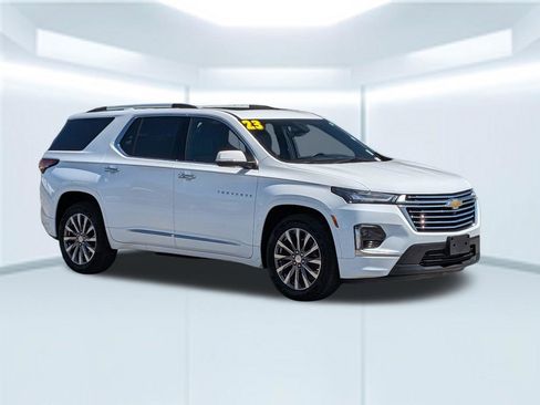 Used 2023 Chevrolet Traverse Premier FWD image 8