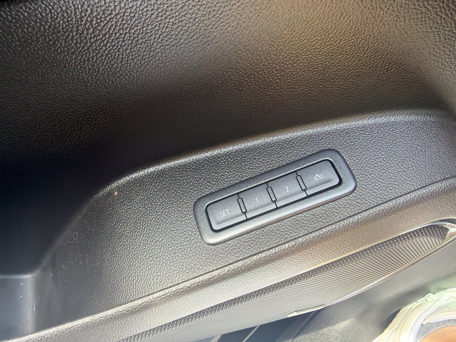 Used 2019 GMC Yukon Denali w/ Denali Ultimate Package AWD/4WD image 22
