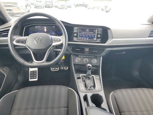 Used 2024 Volkswagen Jetta Sport image 14