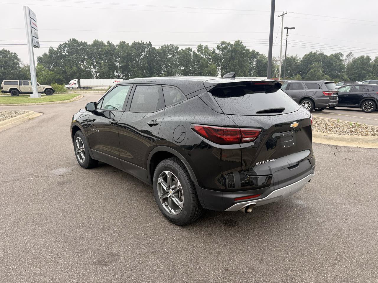 Used 2025 Chevrolet Blazer LT AWD/4WD image 5