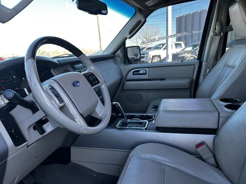 Used 2010 Ford Expedition Limited image 9