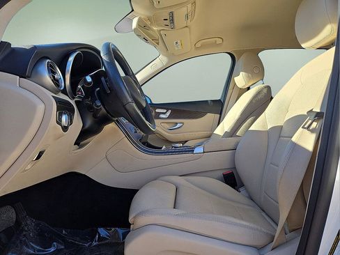 Used 2019 Mercedes-Benz GLC 300 w/ Premium Package image 23