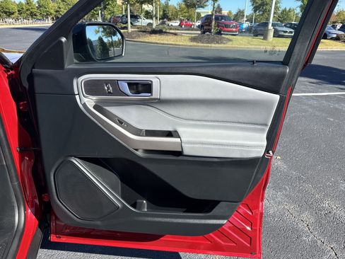 Used 2023 Ford Explorer XLT w/ Equipment Group 202A image 28