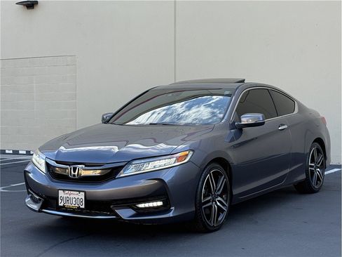 Used 2016 Honda Accord Touring image 1