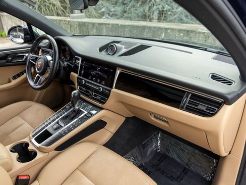 Used 2020 Porsche Macan image 52
