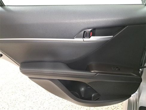 Used 2023 Toyota Camry XSE image 13