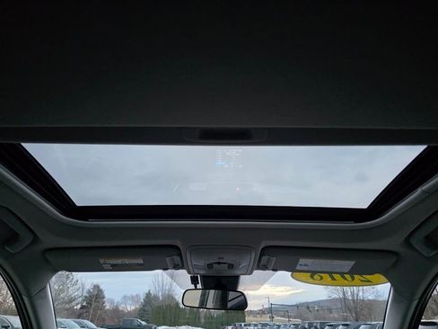 Used 2018 Toyota RAV4 XLE image 22