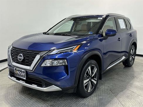 Used 2023 Nissan Rogue Platinum w/ Platinum Premium Package image 3