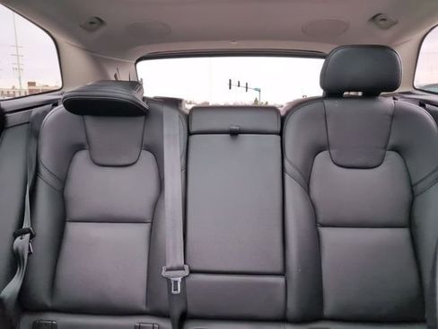 Used 2024 Volvo XC60 B5 Plus AWD/4WD image 33