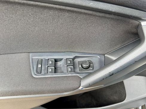 Used 2018 Volkswagen Tiguan S FWD image 13