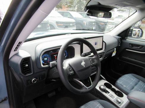 New 2025 Ford Bronco Sport Heritage w/ Convenience Package image 8