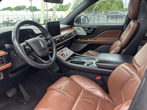 Used 2020 Lincoln Aviator Reserve w/ Equipment Group 201A AWD/4WD image 2