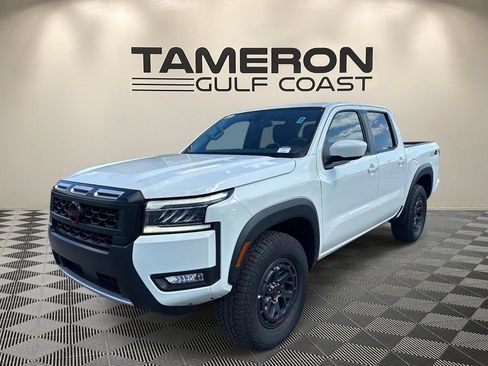 Used 2026 Nissan Frontier PRO-4X AWD/4WD image 3